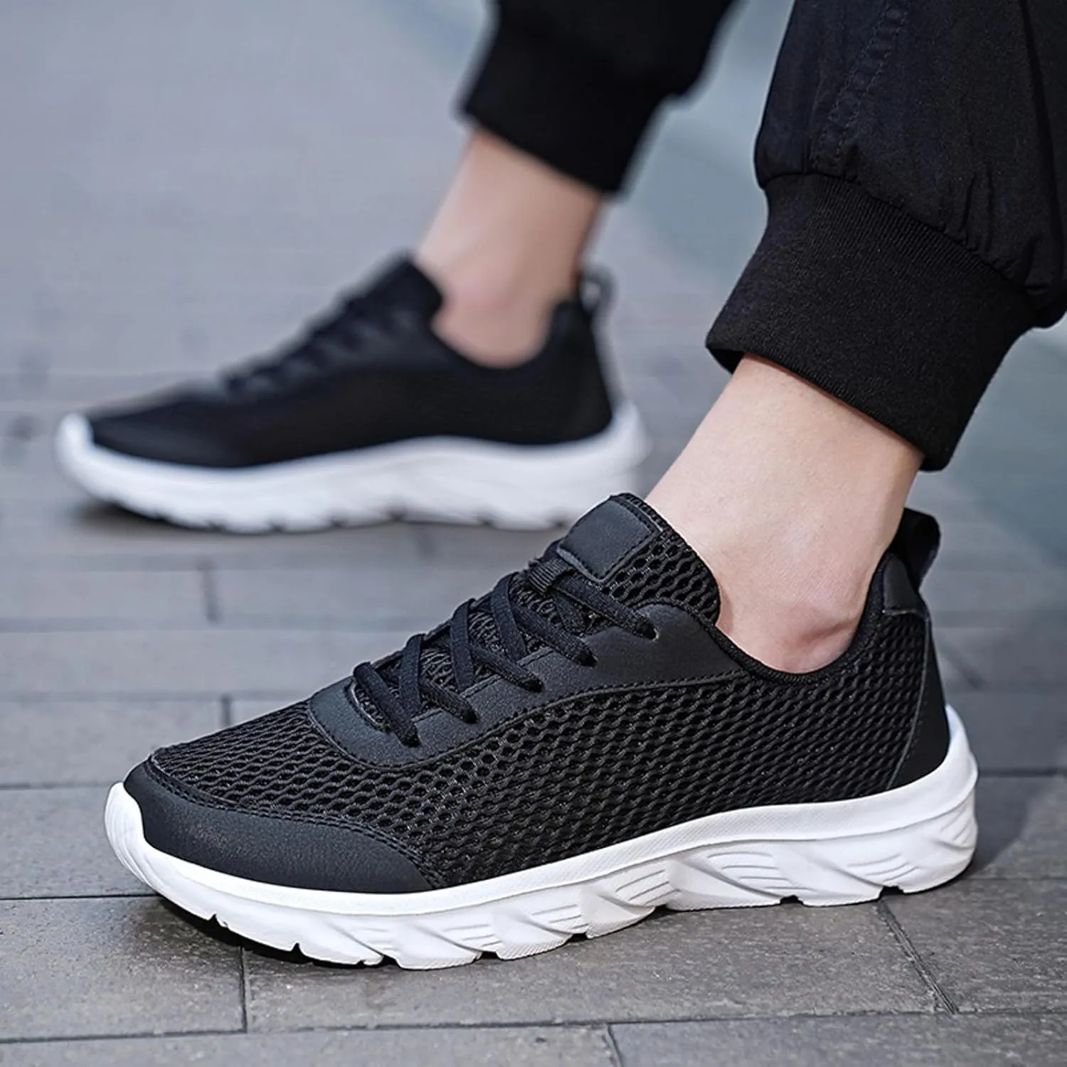 Breathable Mesh Men's Lace-Up Sneakers Lightweight Comfortable Running Shoes with Cushioned Midsole for Gym, Jogging & Casual Wear Fashionable New Pattern Couple Sneaker