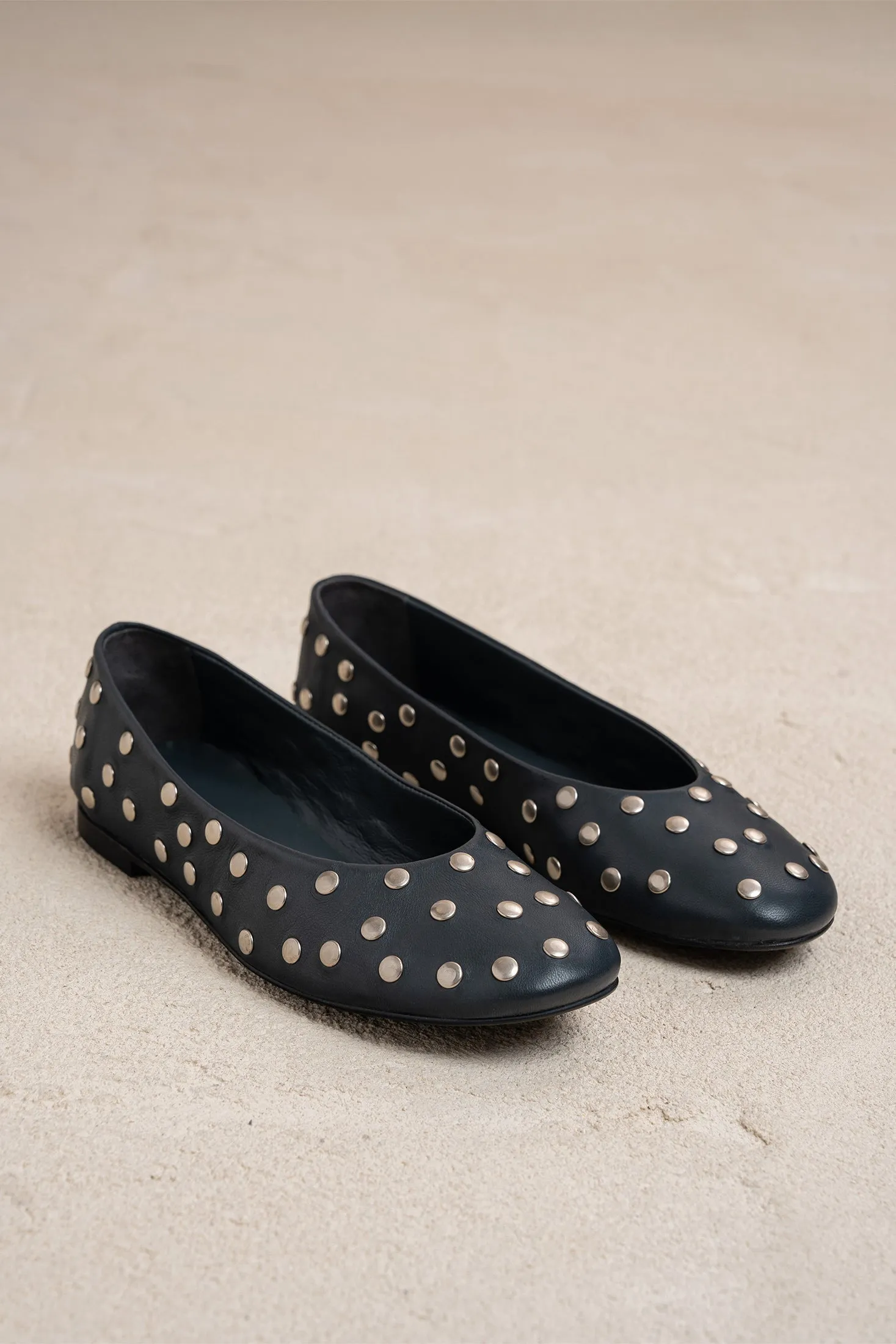 [CL] FLAT BALLERINA STUDS