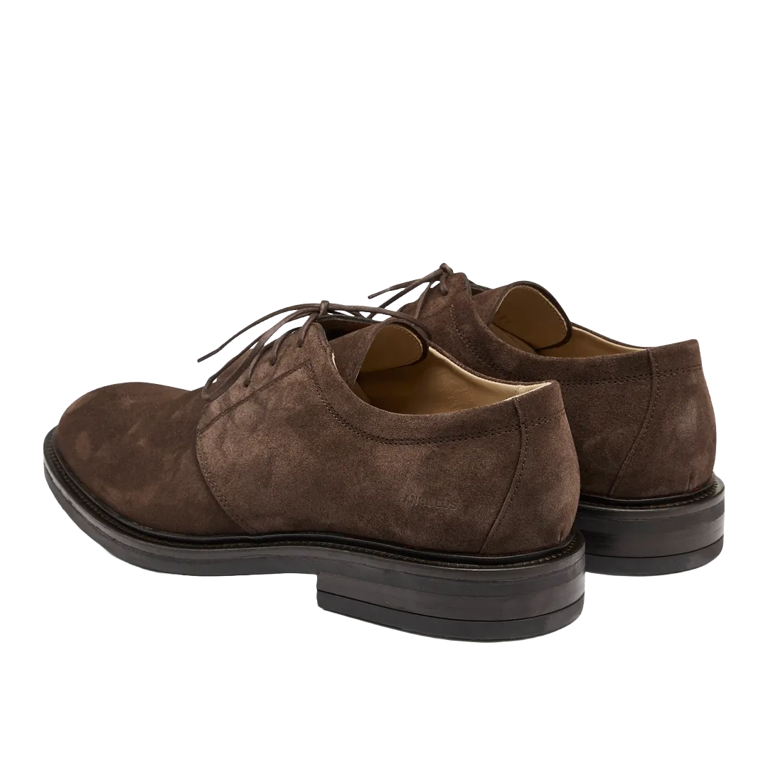 Classic lace-up shoe