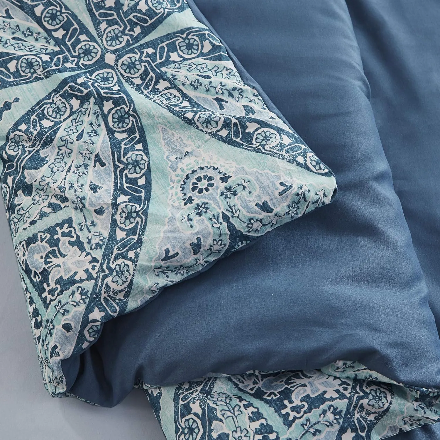 Comfort Spaces Bed in A Bag - Trendy Casual Design Cozy Comforter with Complete Sheet Set with Side Pocket, All Season Cover, Matching Shams, King(104"x90"), Gloria, Damask Blue 9 Piece