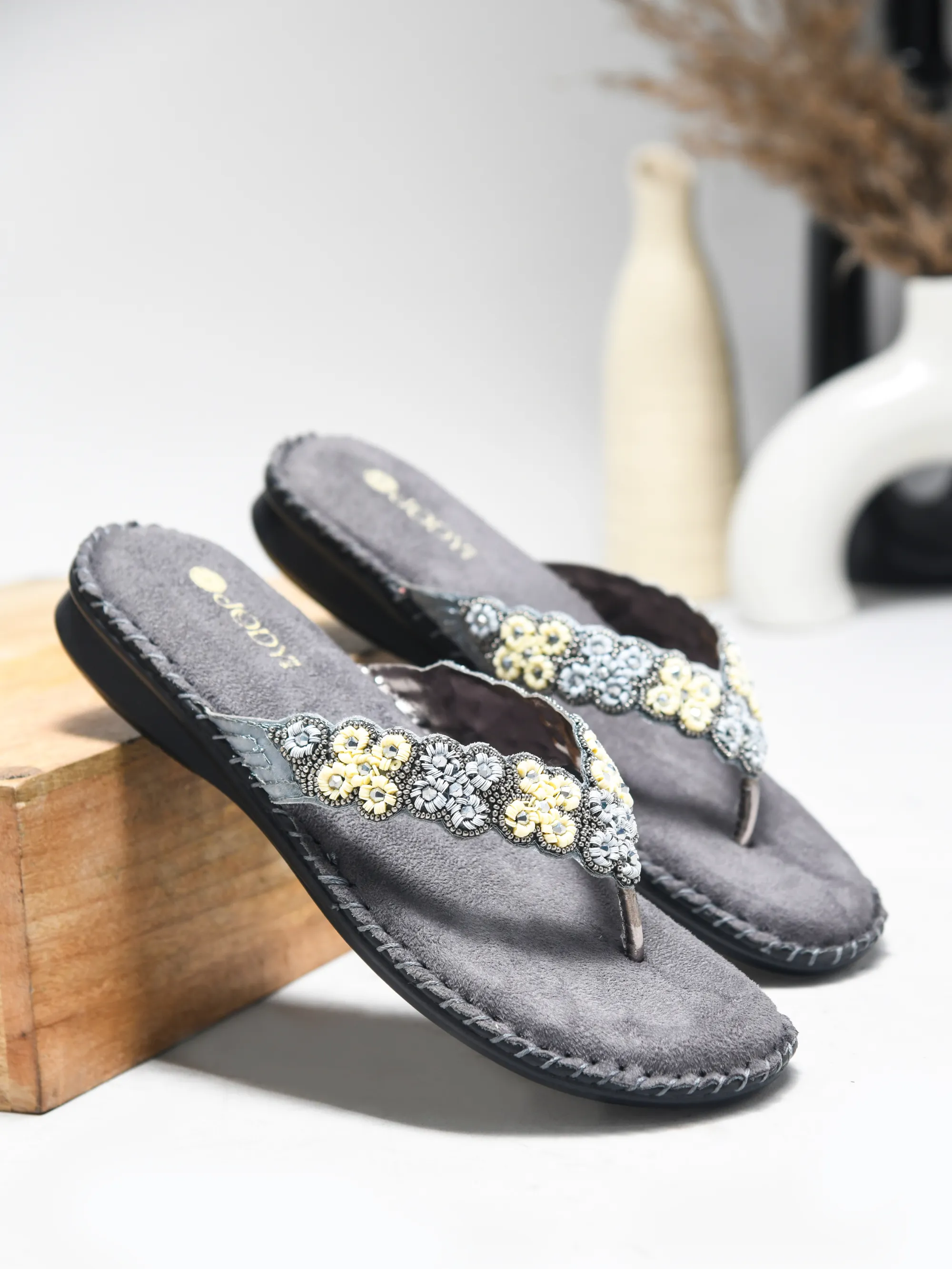 Comfy Beaded Doctor Flat Slipper
