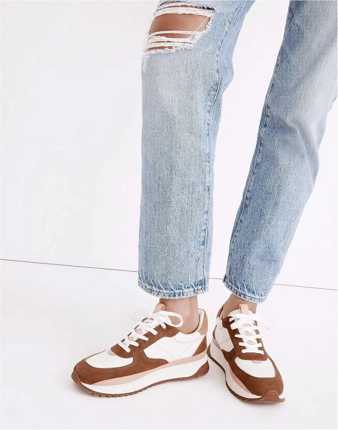Coutgo Womens Lace Up Platform Sneakers Trendy Athletic Tennis Faux Leather Suede Neutral Comfortable Walking Shoes