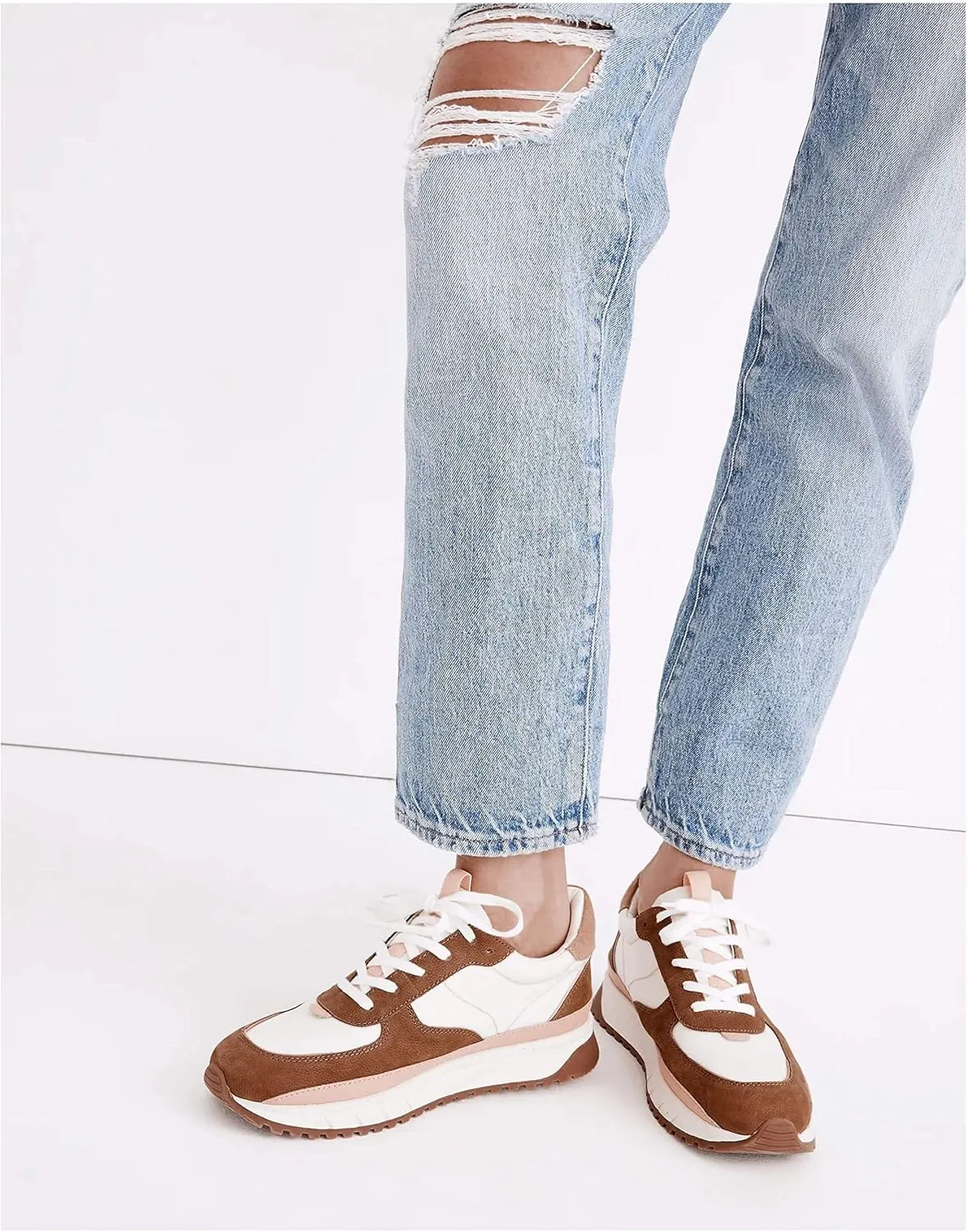 Coutgo Womens Lace Up Platform Sneakers Trendy Athletic Tennis Faux Leather Suede Neutral Comfortable Walking Shoes