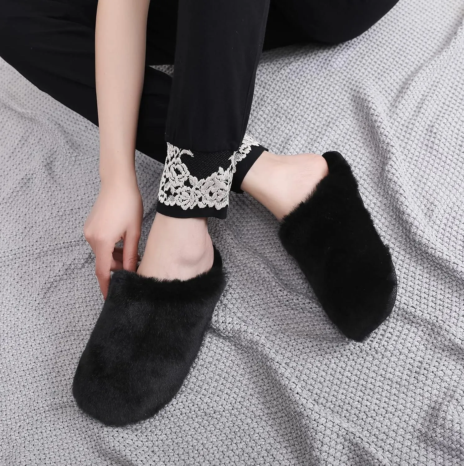 Densely Long-haired Lady’s Comfy Fuzzy Memory Foam Scuff Women’s Warm Plush Closed-Toe Comfortable Slippers