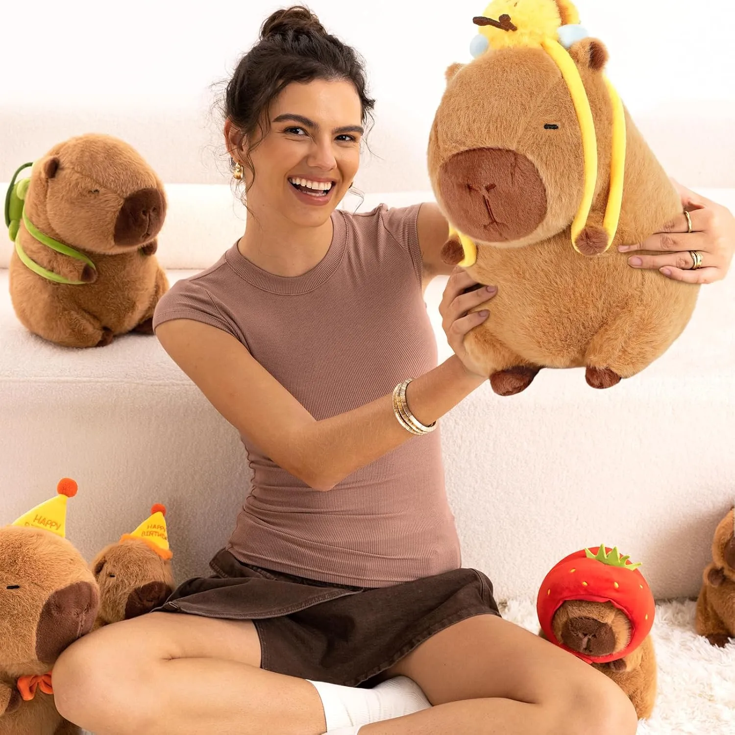 Ditucu Cute Capybara Plush with Bee Backpack Soft Capibara Stuffed Animal Plushies Toys Gifts for Kids Brown 9 inch