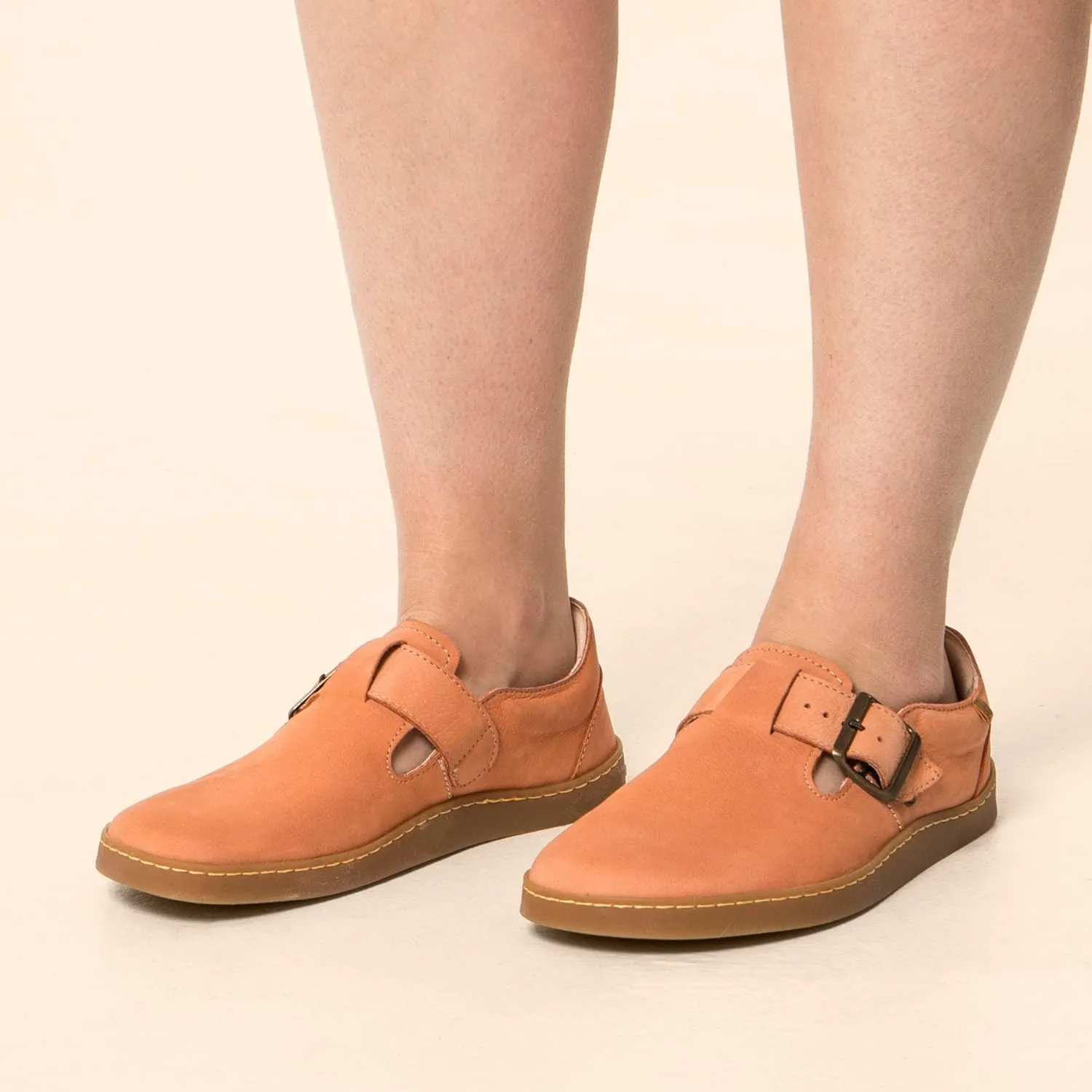 El Naturalista Unisex Apartment Low-top, Salmon, 7 Wide US Women
