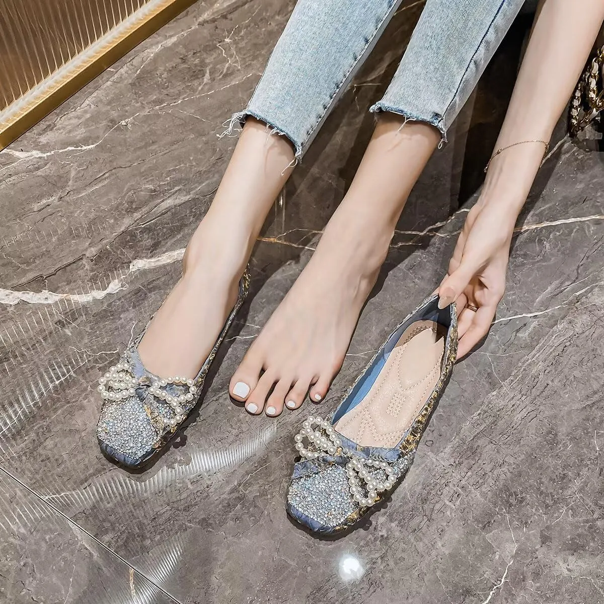 Hee grand Women Crystals Bowknot Ballet Flats Square Toe Slip On Flat Shoes Fashion Rhinestones Dress Shoes