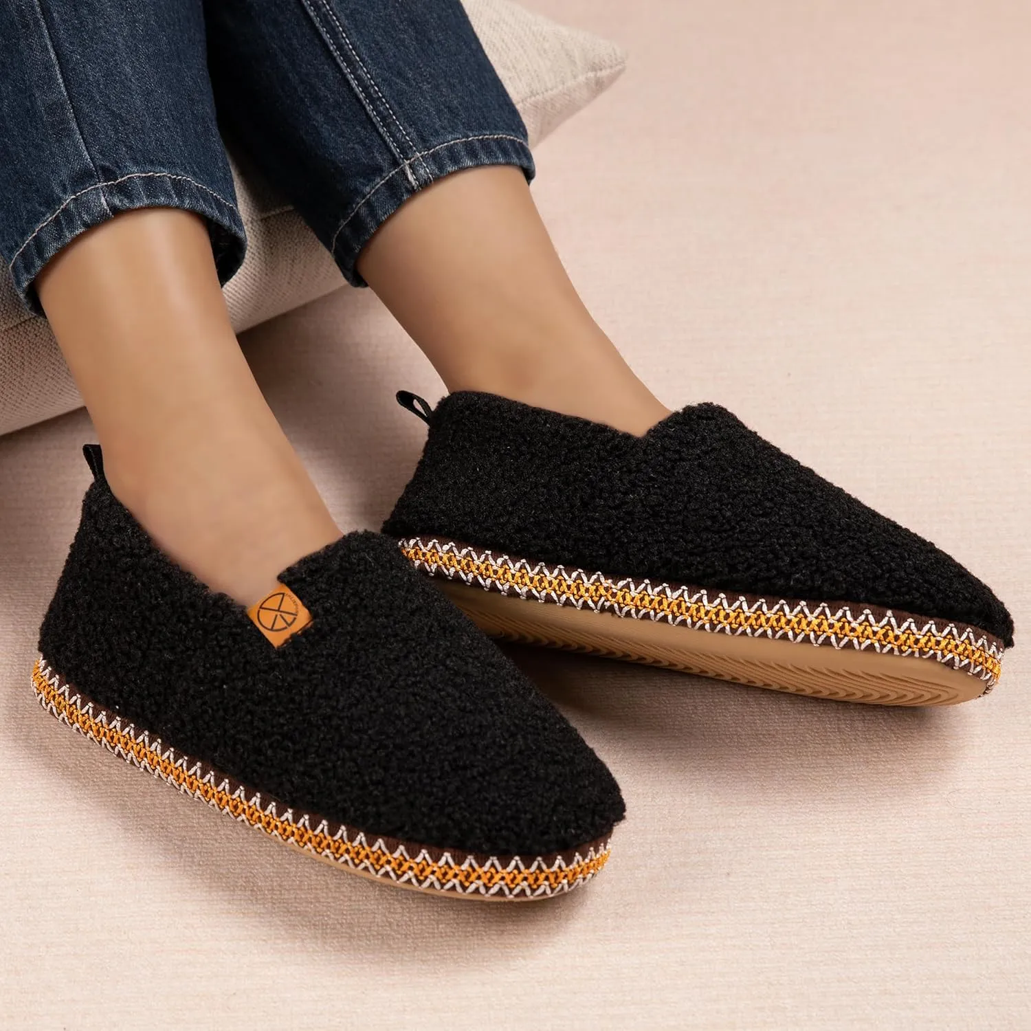 House Slippers for Women Winter Warm House Shoes with Memory Foam Indoor Fuzzy Comfort Anti-Skid Soft Loafer Shoes