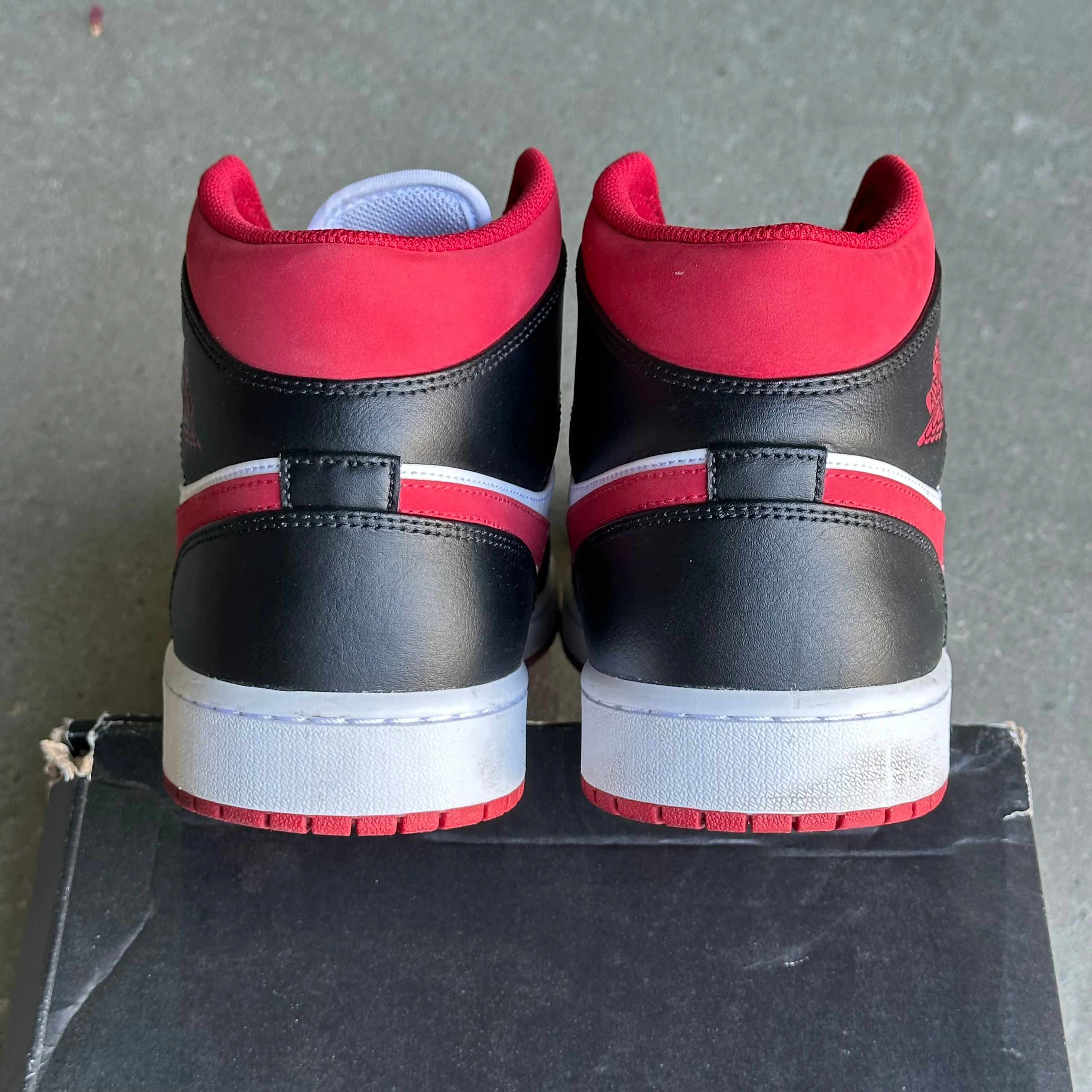 Jordan 1 Mid Gym Red Black White *pre-owned* (SIZE 12)