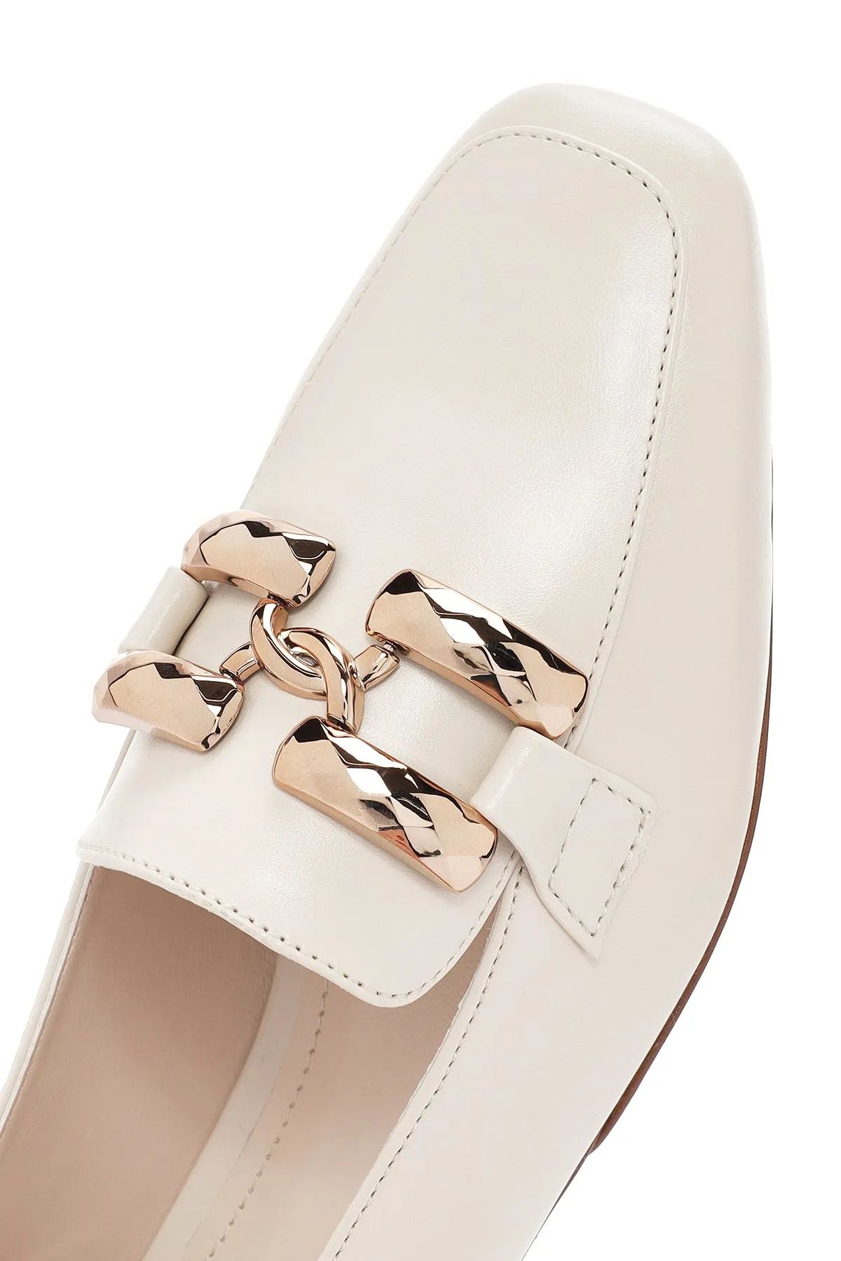 Kadın Beyaz Tokalı Maskülen Loafer