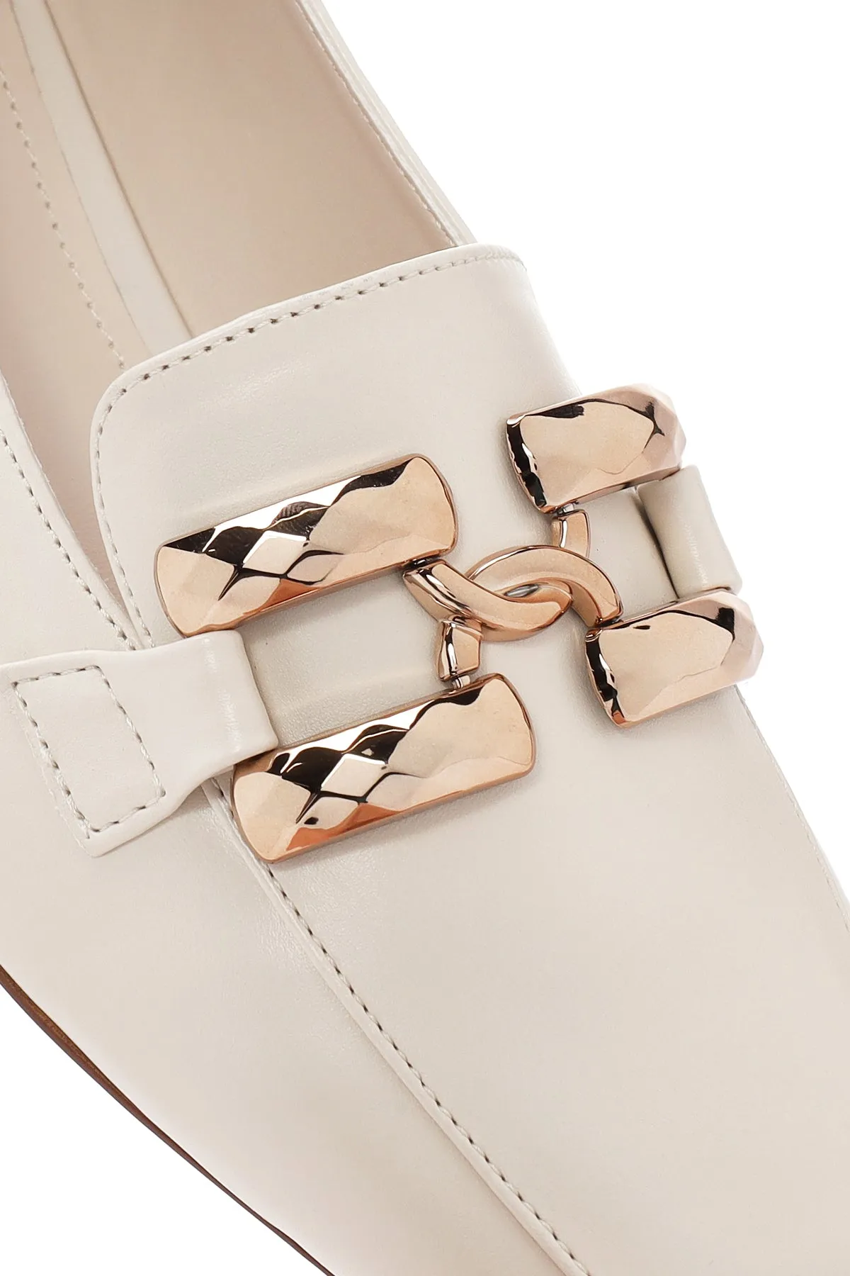 Kadın Beyaz Tokalı Maskülen Loafer