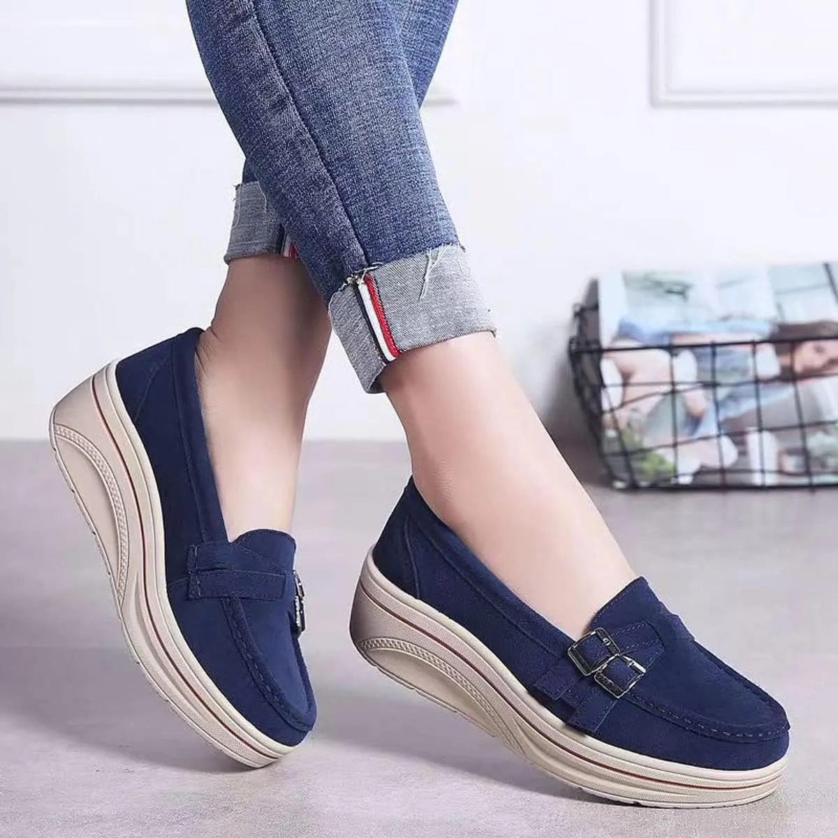 LAVAEGG Women Slip On Loafers,Comfort Suede Moccasins Wide Low Top Shoes,Non-Slip Heightening Wedge Shoes