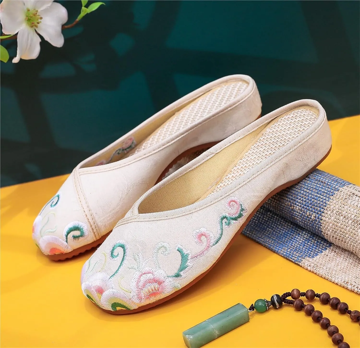Lightweight Women's Canvas Slippers Cute Comfy Embroidered Backless Mules Flats Casual Walking House Sandals Shoes