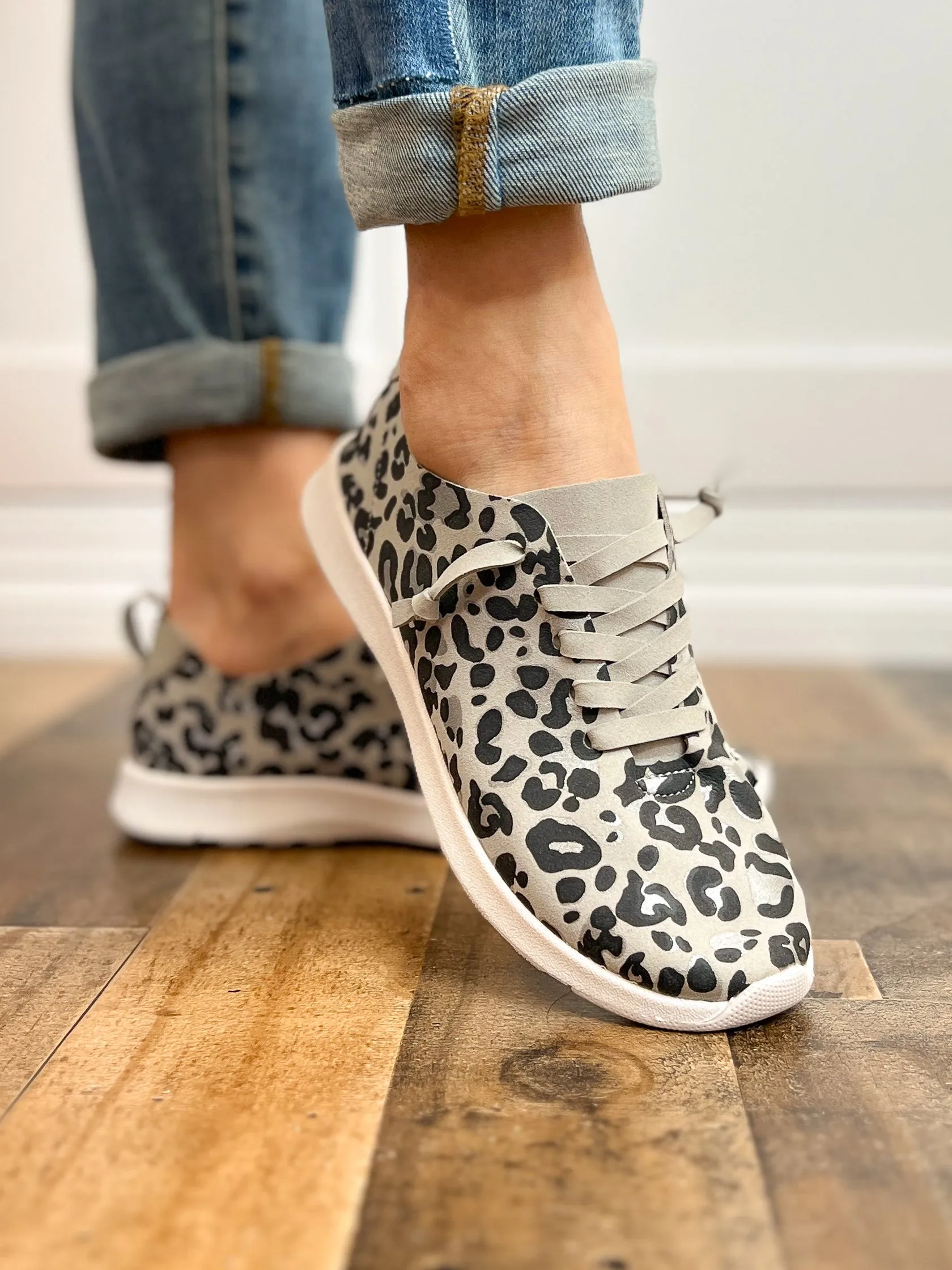 Mayo Lace Up Tennis Shoes in Light Grey