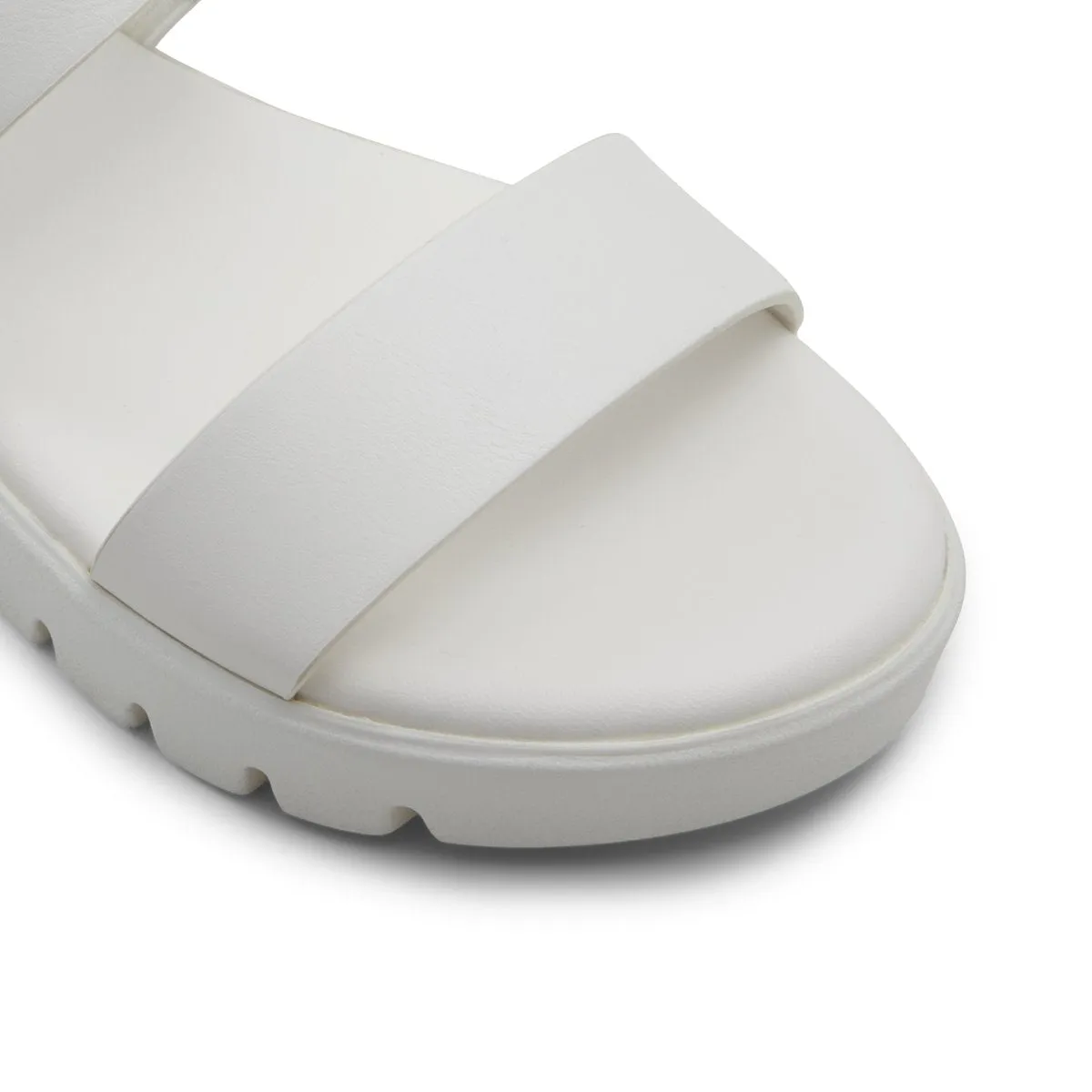 Nevra Flat Sandals