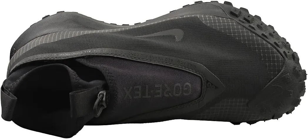 Nike mens Mountain Trainers