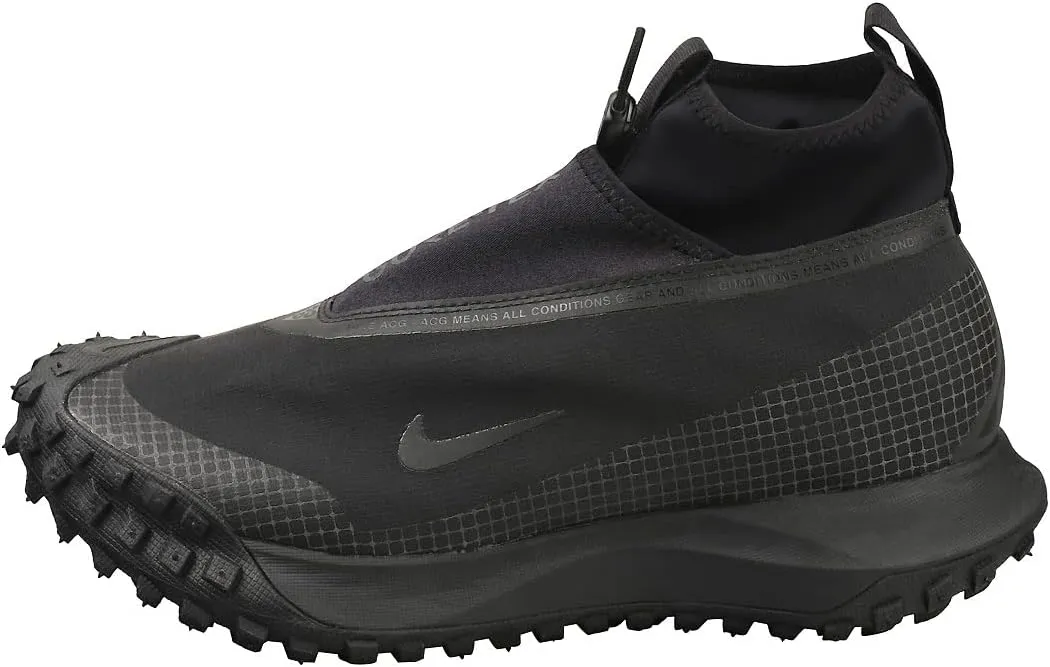 Nike mens Mountain Trainers