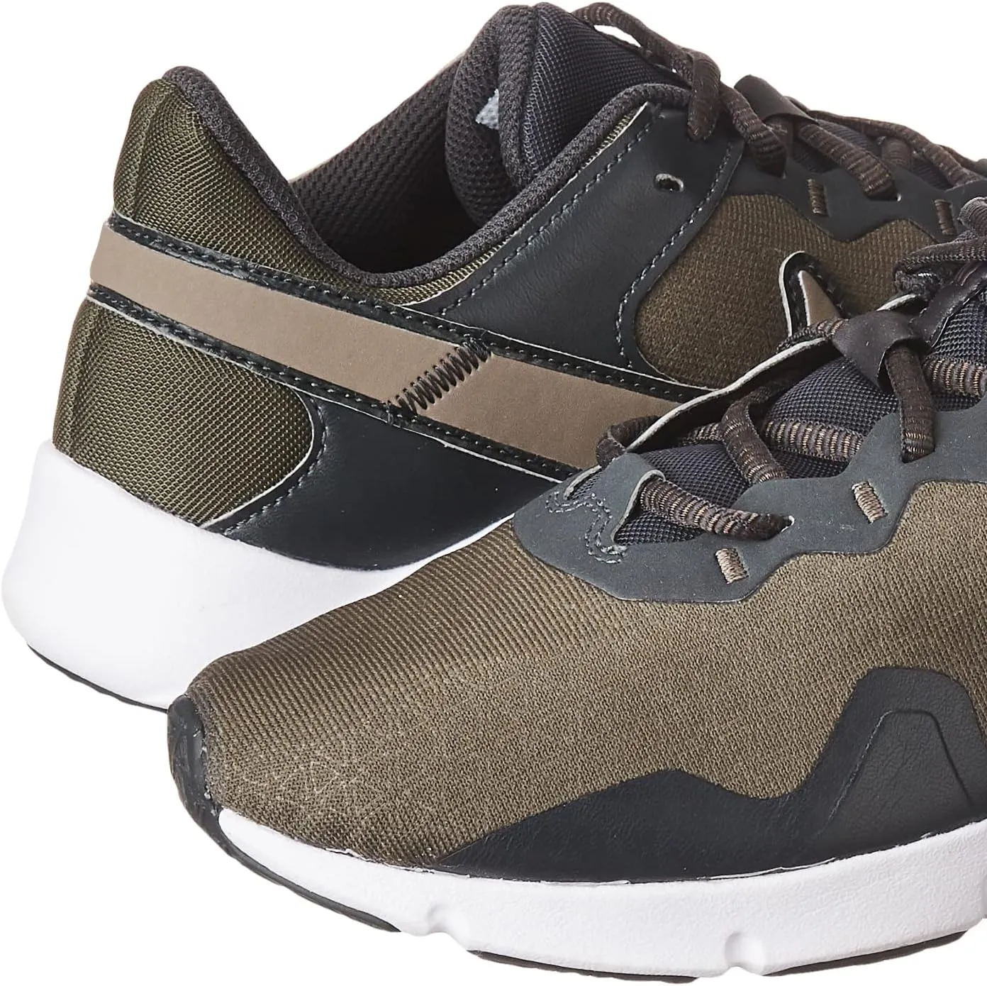 Nike Men's Tanjun (Big Kid) Sneaker