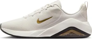 Nike Women's Bella 7 Sneaker