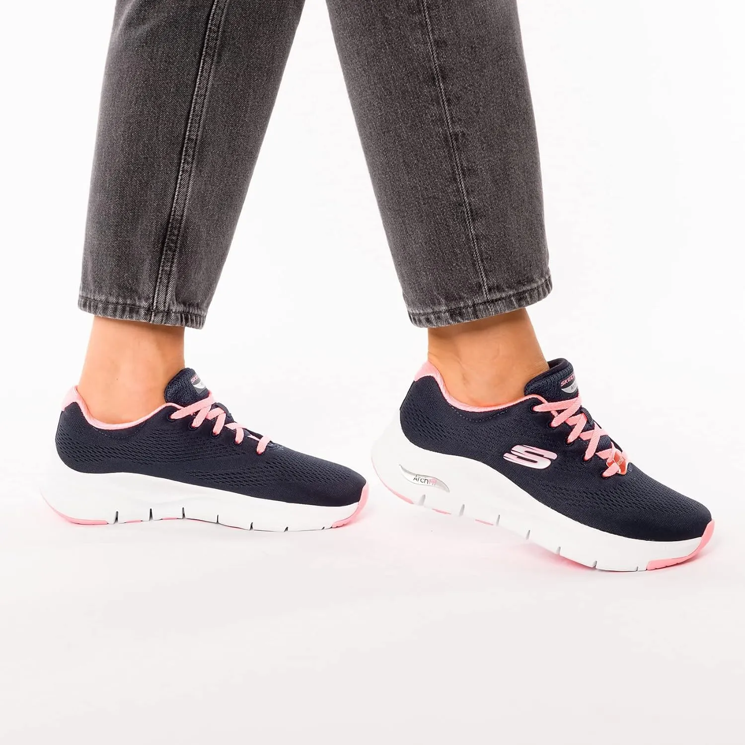 Skechers Women's Arch Fit - Lucky Thoughts Sneaker