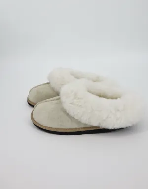 Sleek Sheepskin Wool Slipper in Sand with White Collar