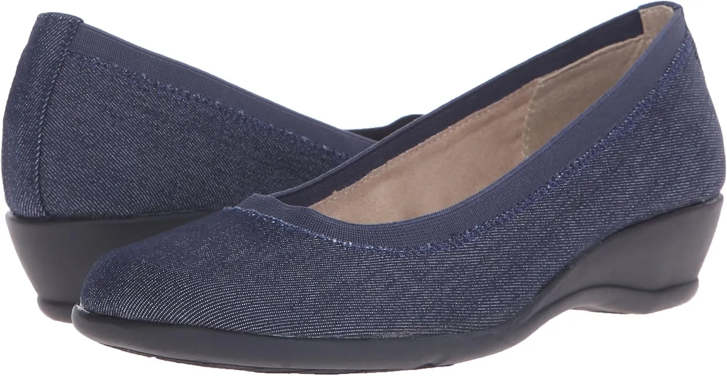 Soft Style by Hush Puppies Women's Rogan Flat