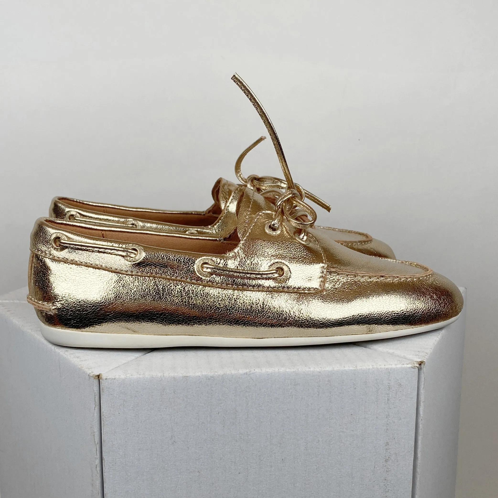 Sperry Slim Gold crinkle