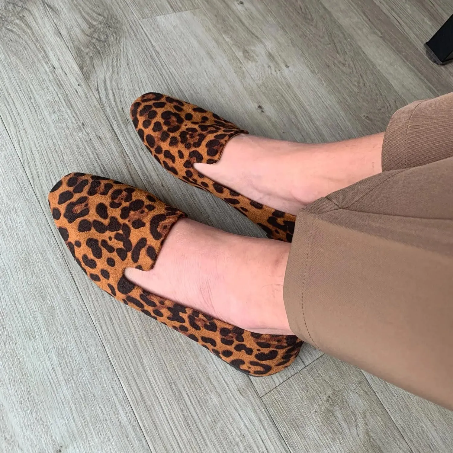 Suede Loafers for Women Flat Shoes Slip On Casual Shoes Comfortable Soft