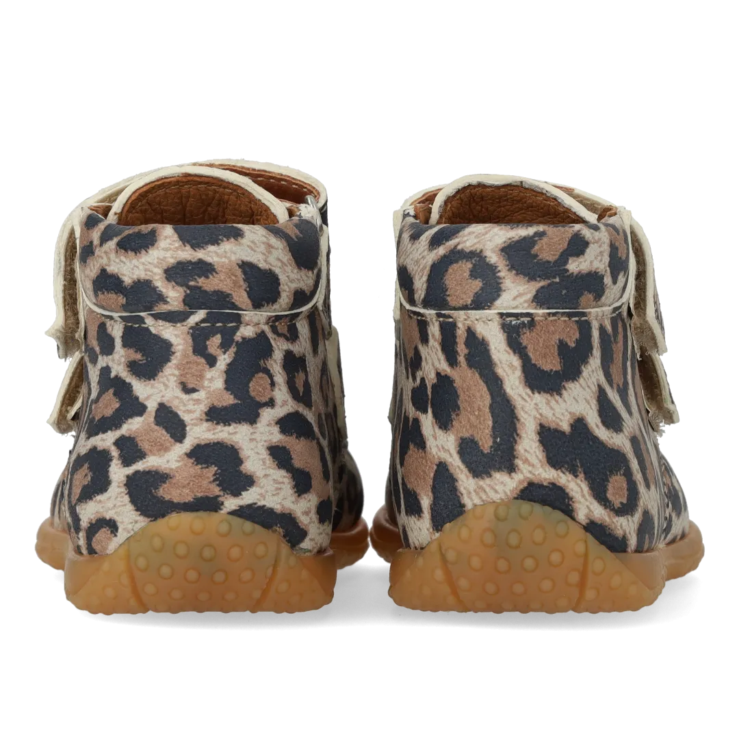 The child's first shoe