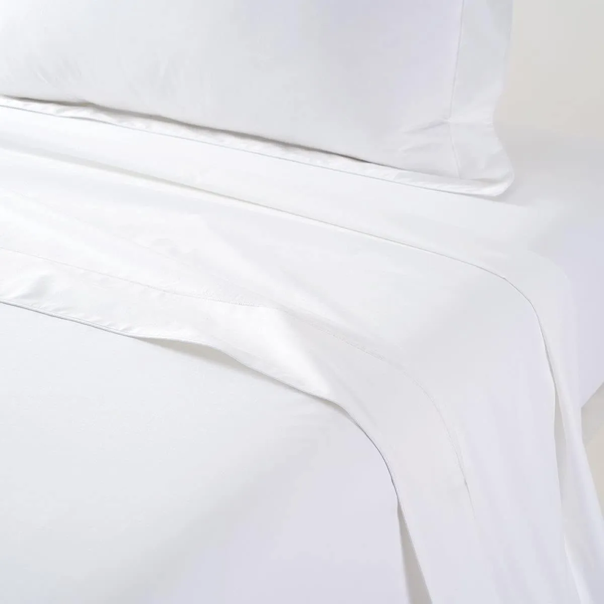 Yves Delorme Flandre Flat Sheet - Luxury Bed Accessory - Fashionable and Functional